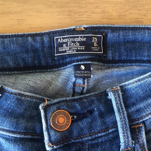 A&F, ‘Harper Low Rise Ankle’ skinny Jean, raw hem, size 25 / 0R - Picture 7 of 8